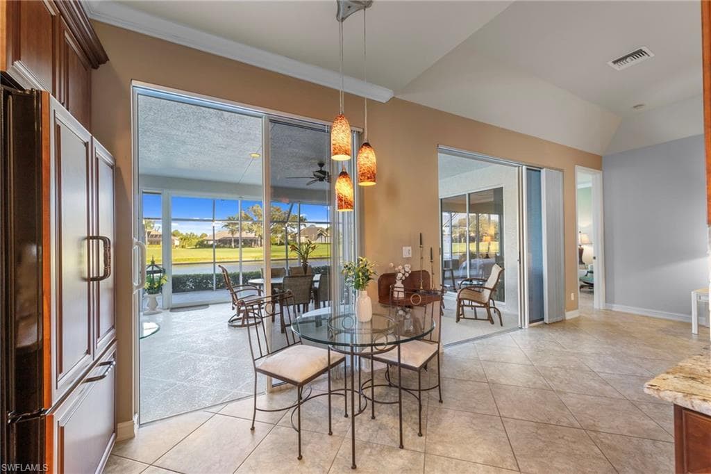 8583 Fairway Bend DR-18