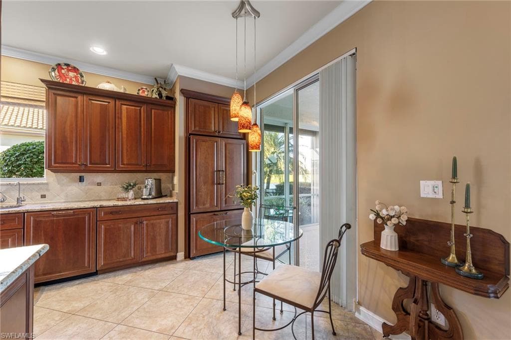 8583 Fairway Bend DR-19