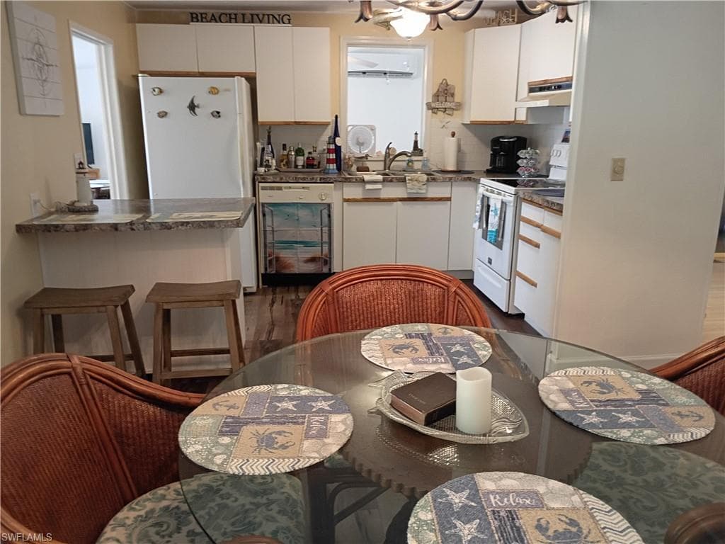 7867 Raymary ST-17