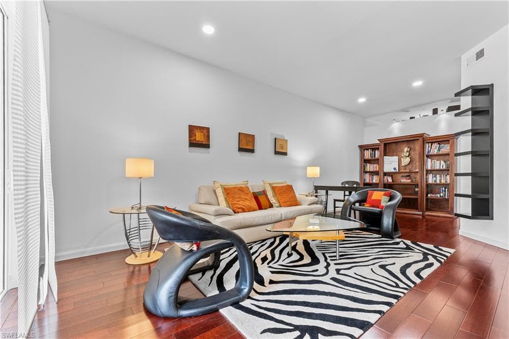 1845 Les Chateaux BLVD 202-23