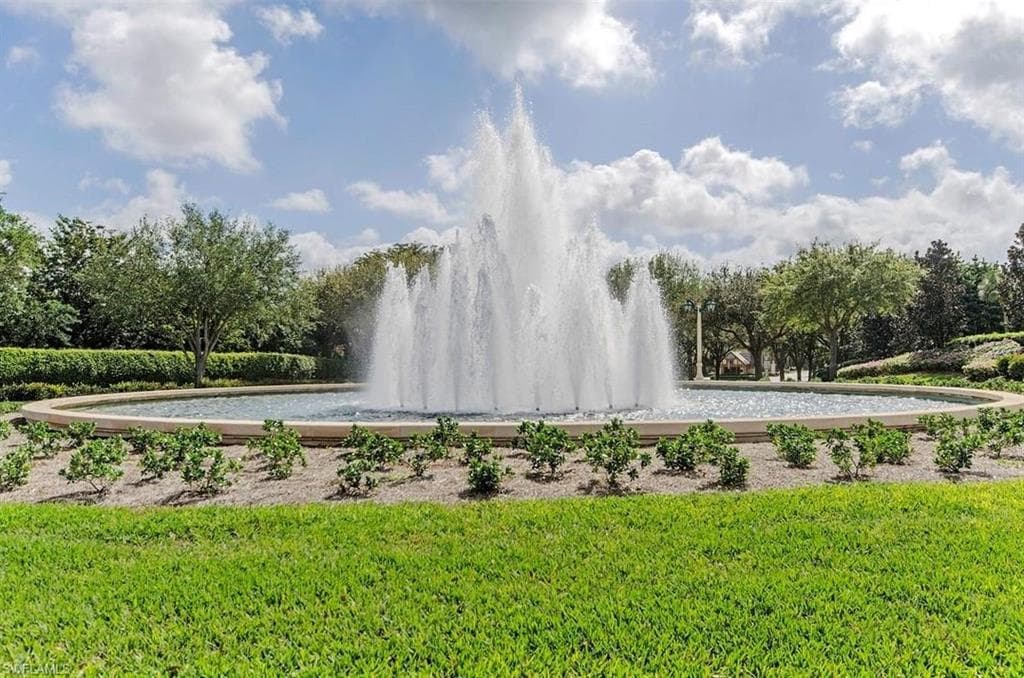 1845 Les Chateaux BLVD 202-35