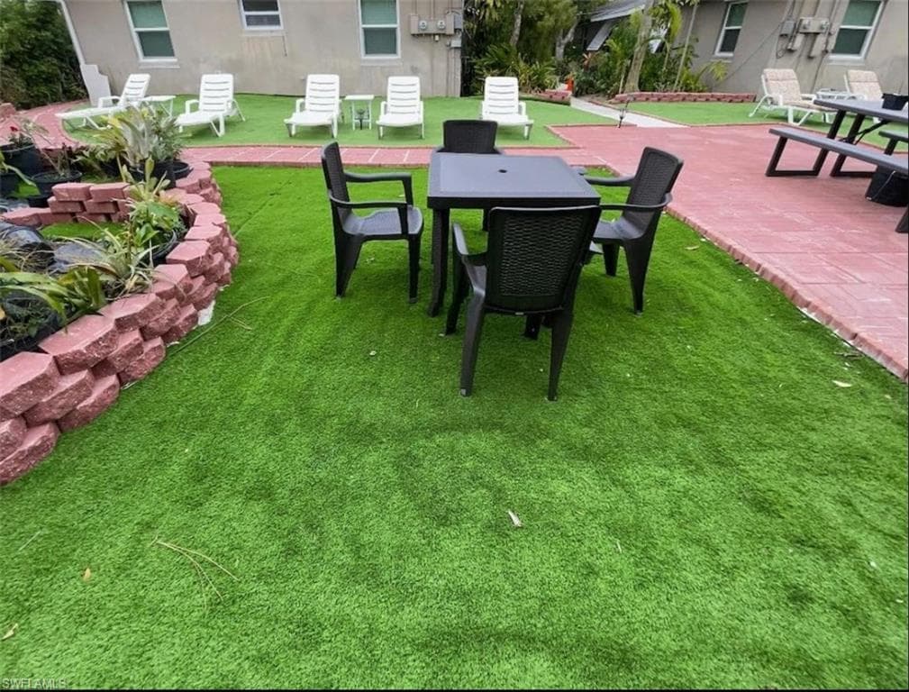 1136 Michigan AVE-1