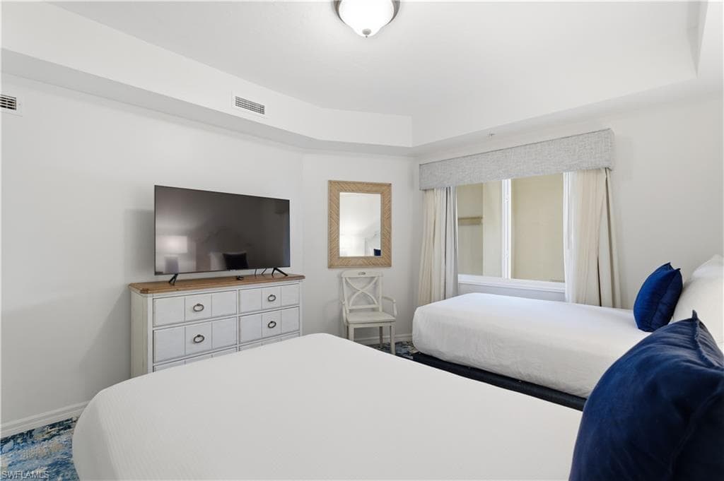 221 9th ST S 217-22