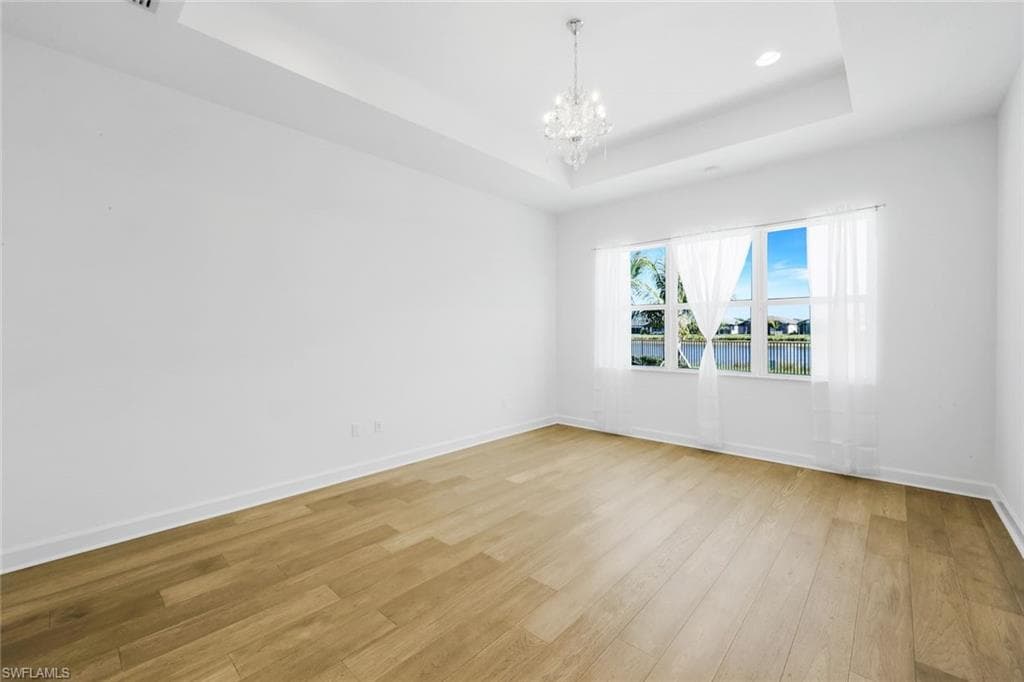 12243 Lotus AVE-22