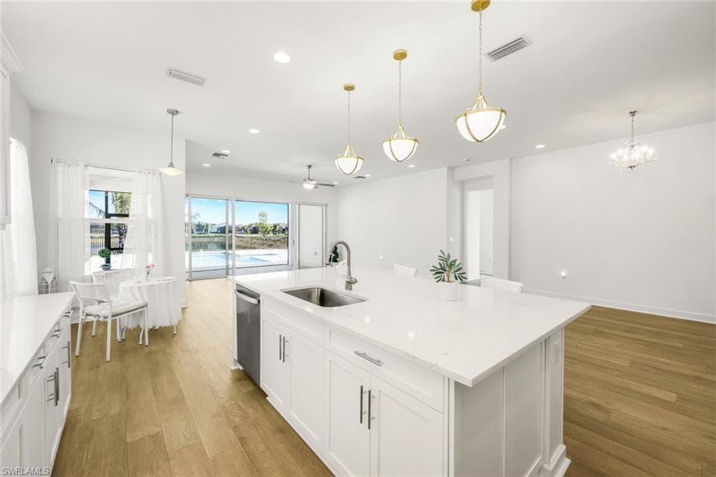 12243 Lotus AVE-8