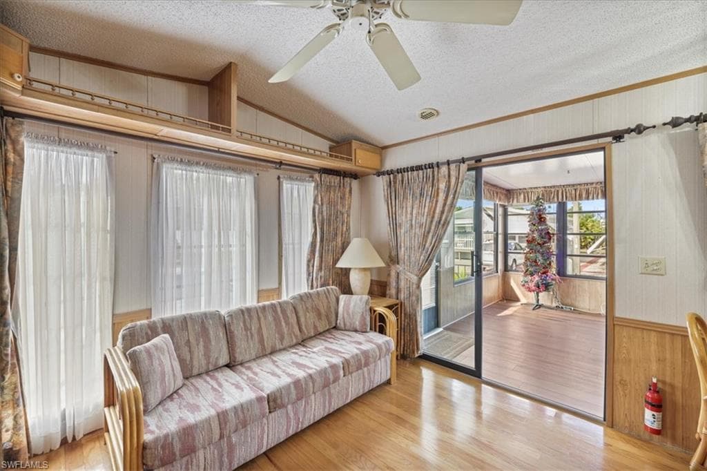 211 Sojourn DR-7