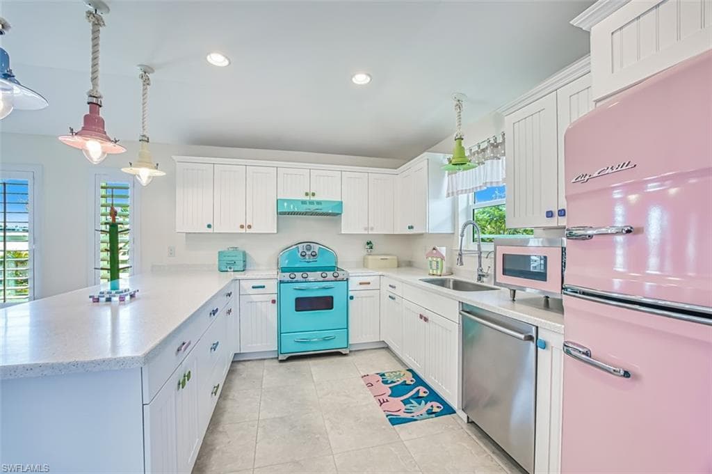 1233 Middle Gulf DR-17