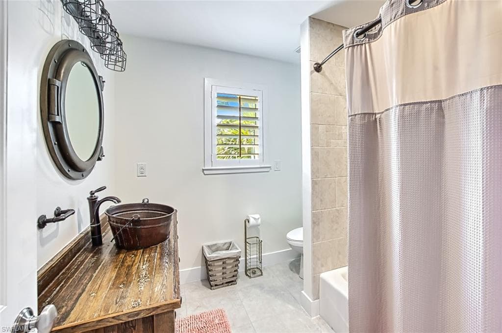 1233 Middle Gulf DR-28