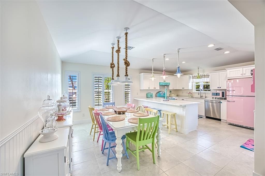 1233 Middle Gulf DR-14