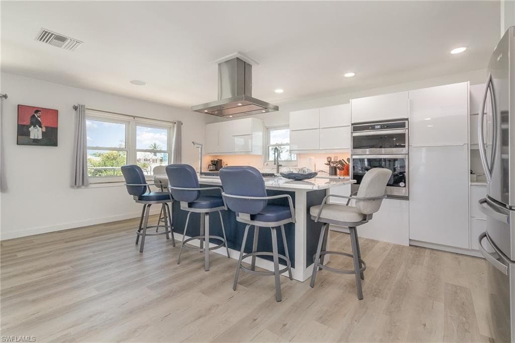 240 Driftwood LN-6
