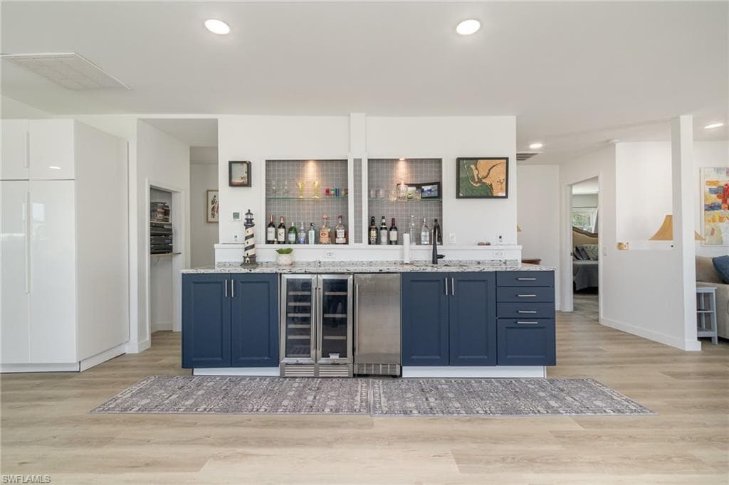 240 Driftwood LN-12