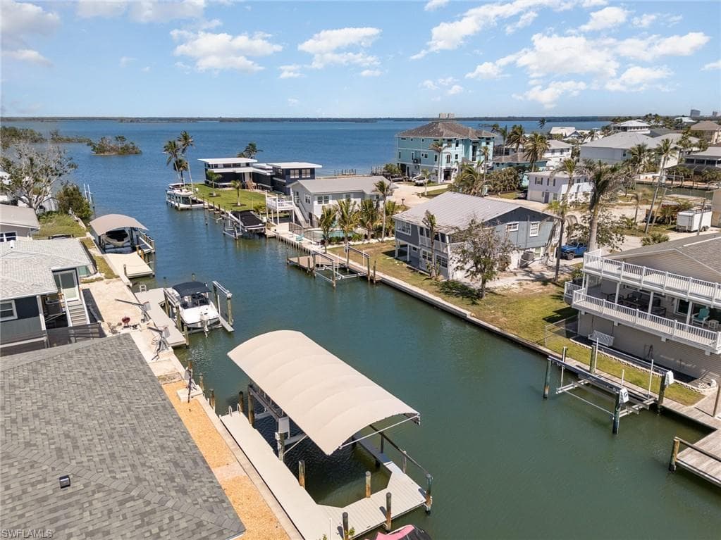 240 Driftwood LN-1