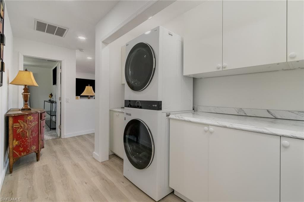 240 Driftwood LN-24