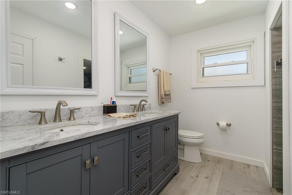 240 Driftwood LN-19