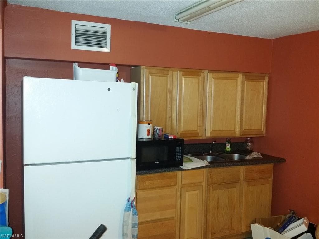 950 Lakeview DR-14