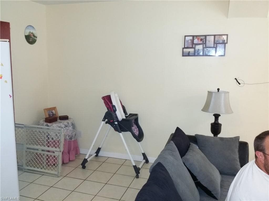 950 Lakeview DR-11