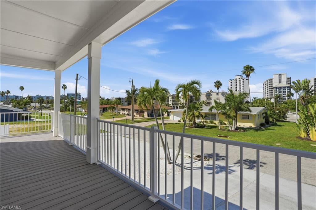 1 Fairview BLVD-23