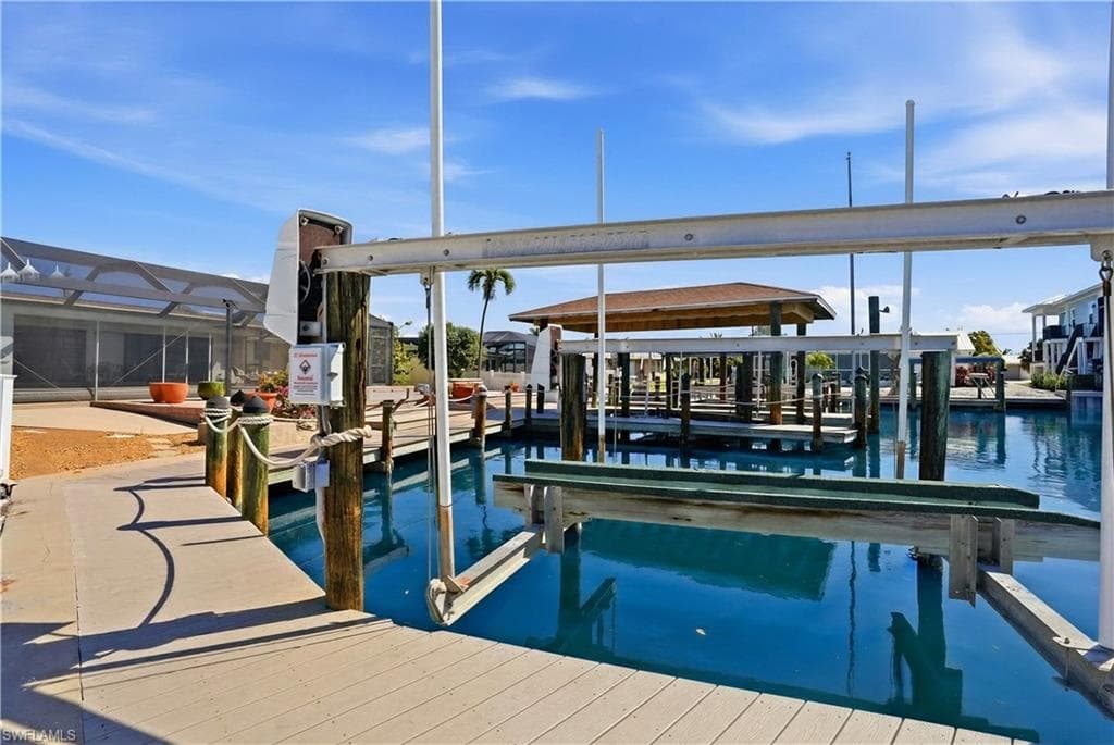 1 Fairview BLVD-26