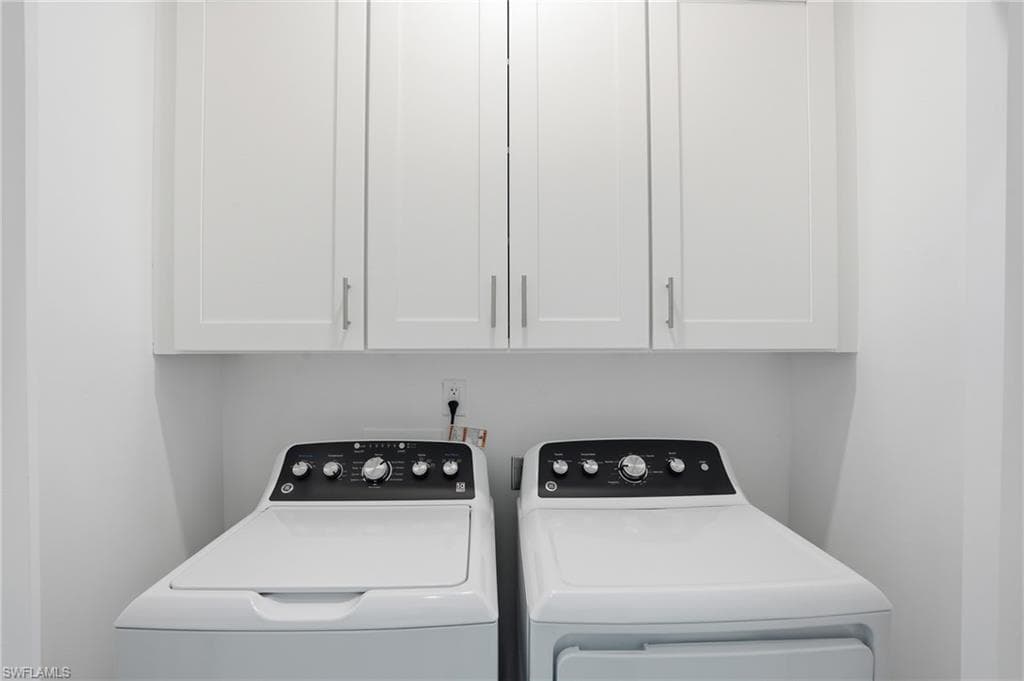 1 Fairview BLVD-22