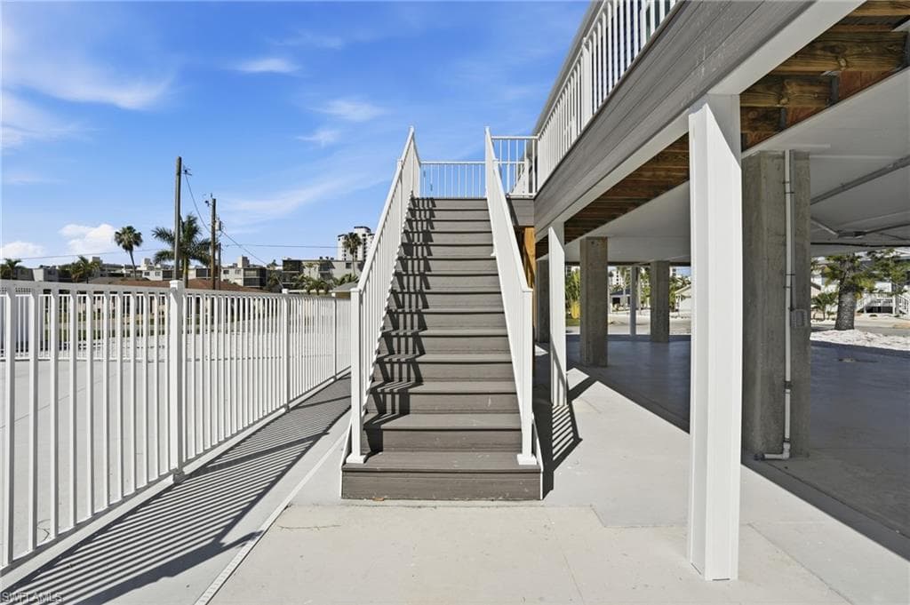 1 Fairview BLVD-38