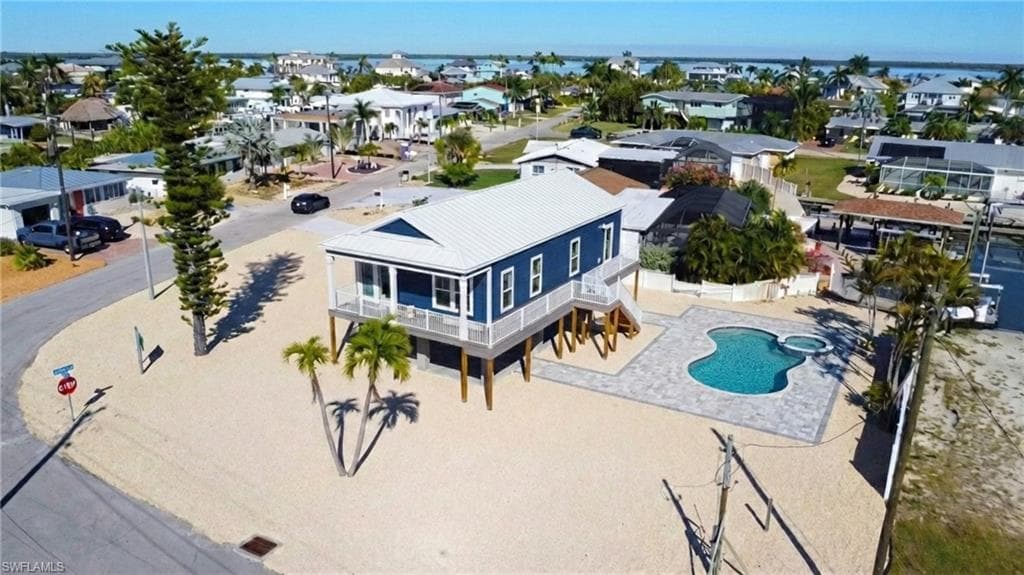 1 Fairview BLVD-44