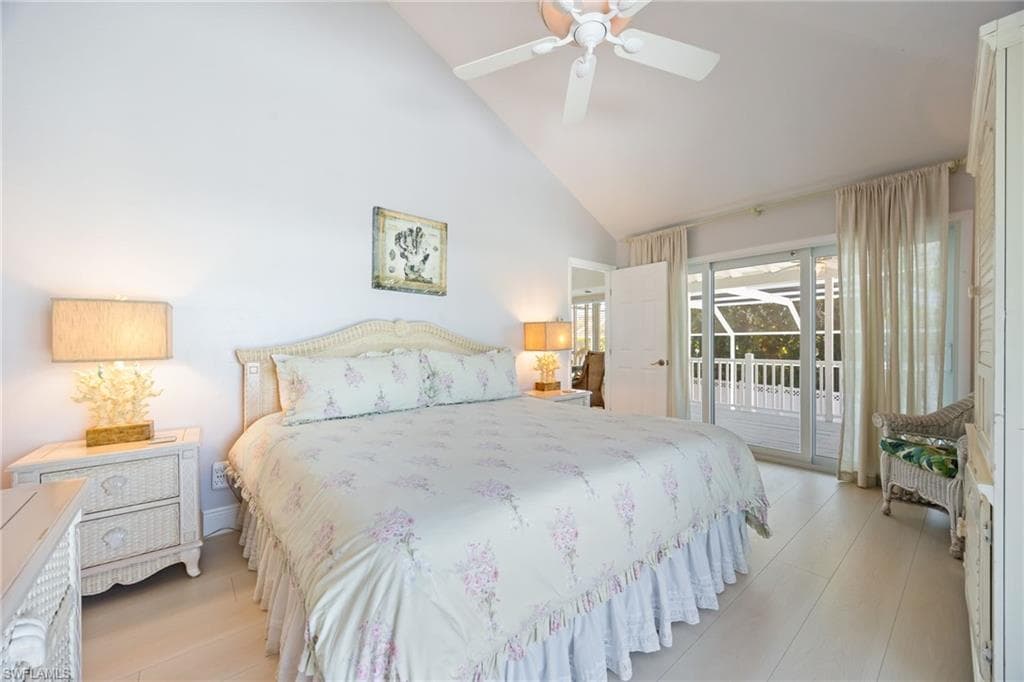 424 Lagoon DR-23
