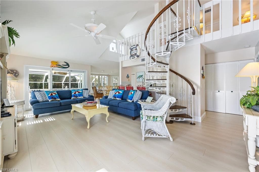 424 Lagoon DR-6