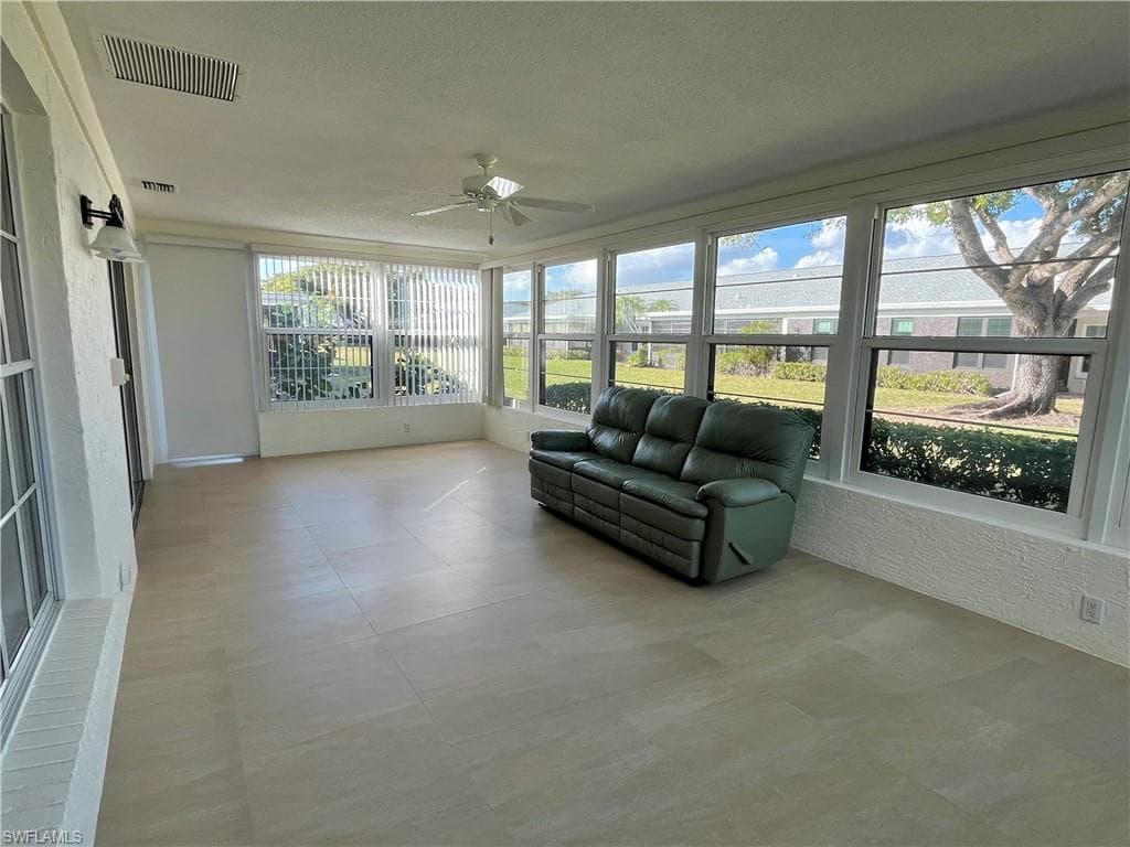 1335 Broadwater DR-22
