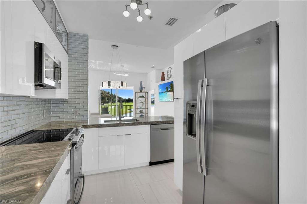 2350 Carrington CT 7-202-7