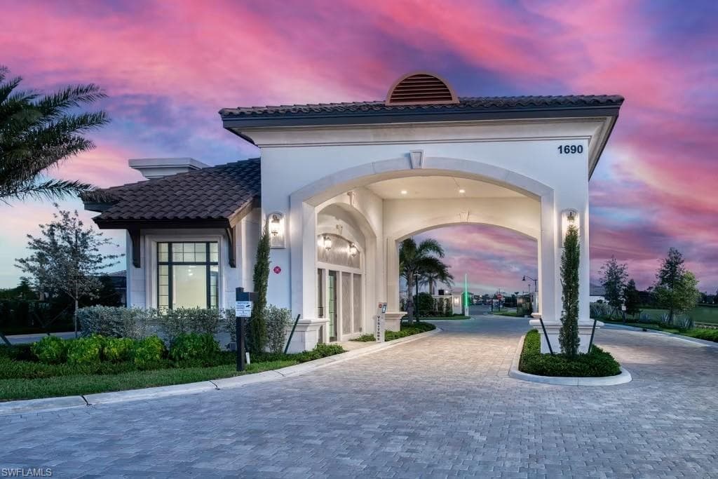 1645 Serena AVE-32