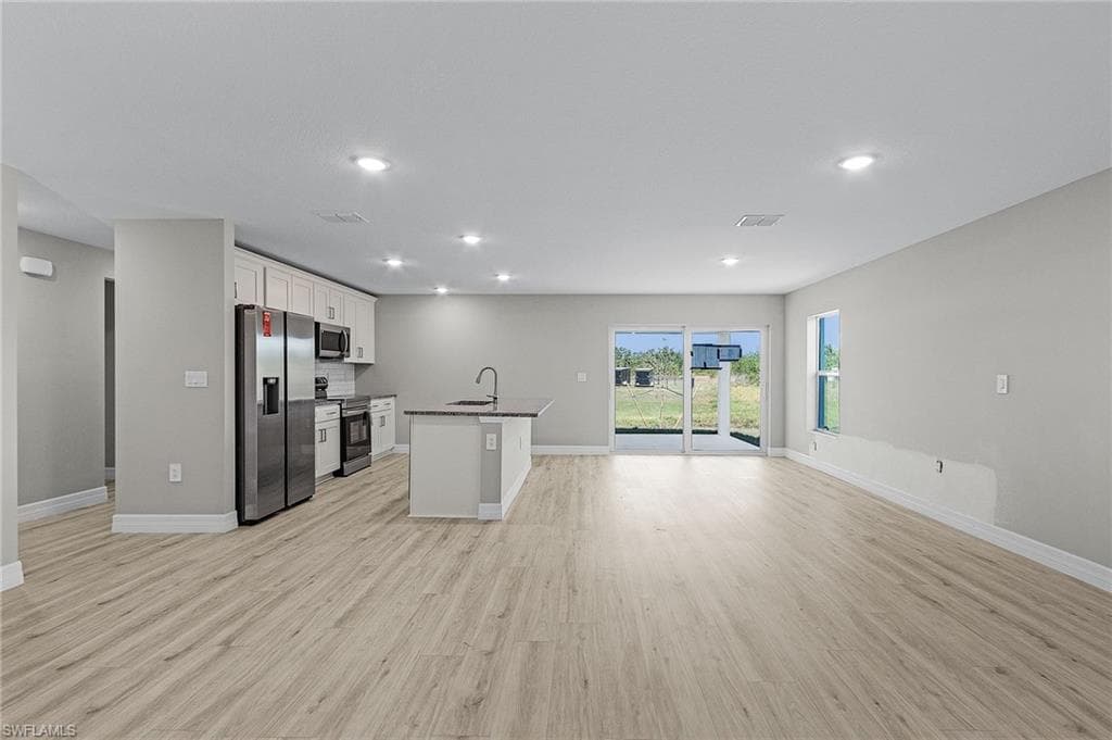 545 Oakshire LN-8
