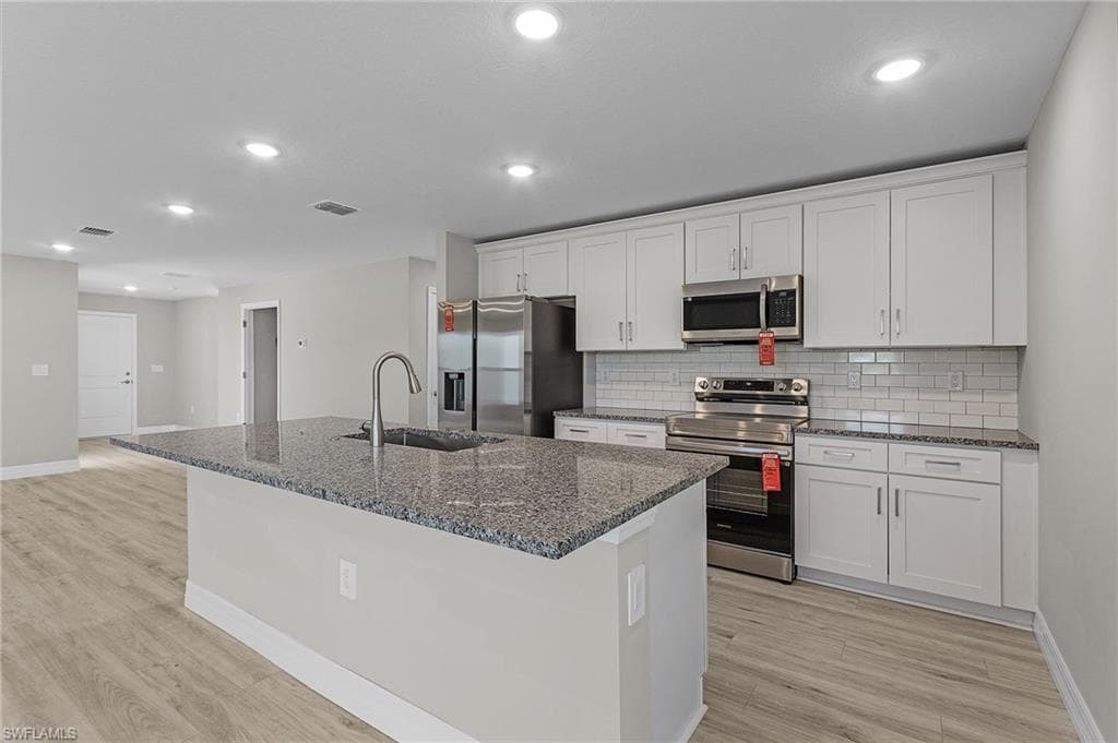 545 Oakshire LN-12