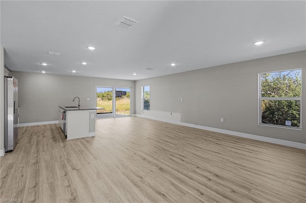 545 Oakshire LN-9