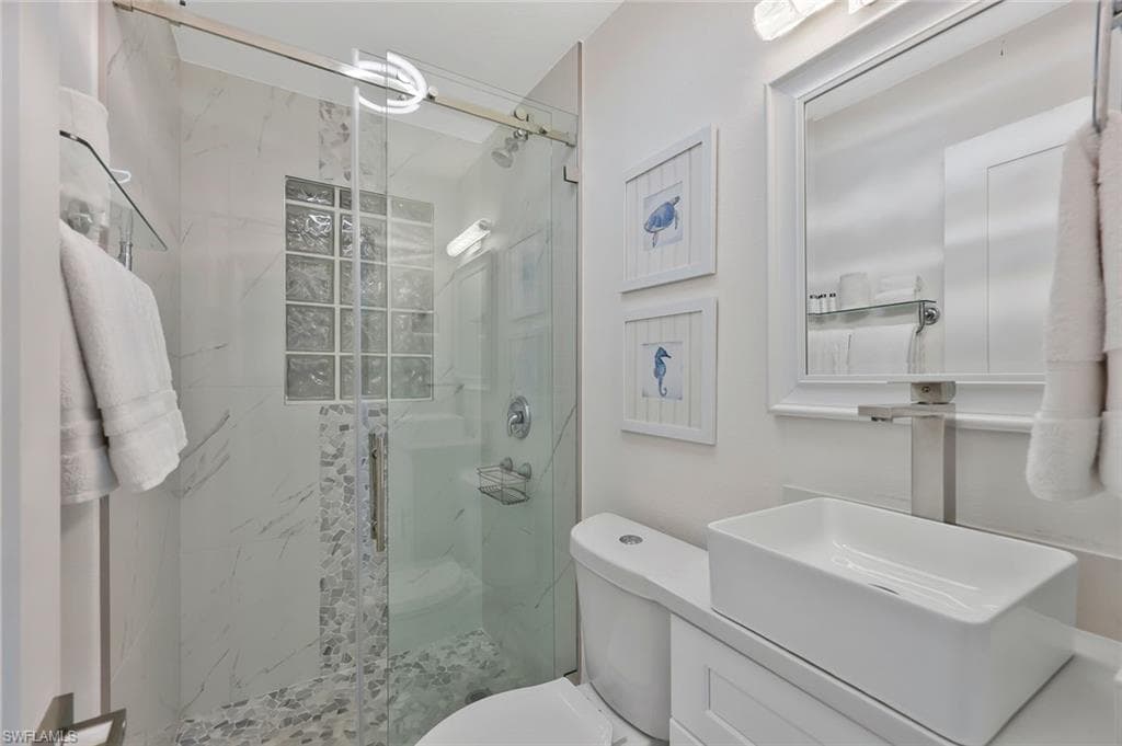 493 Willet AVE-27