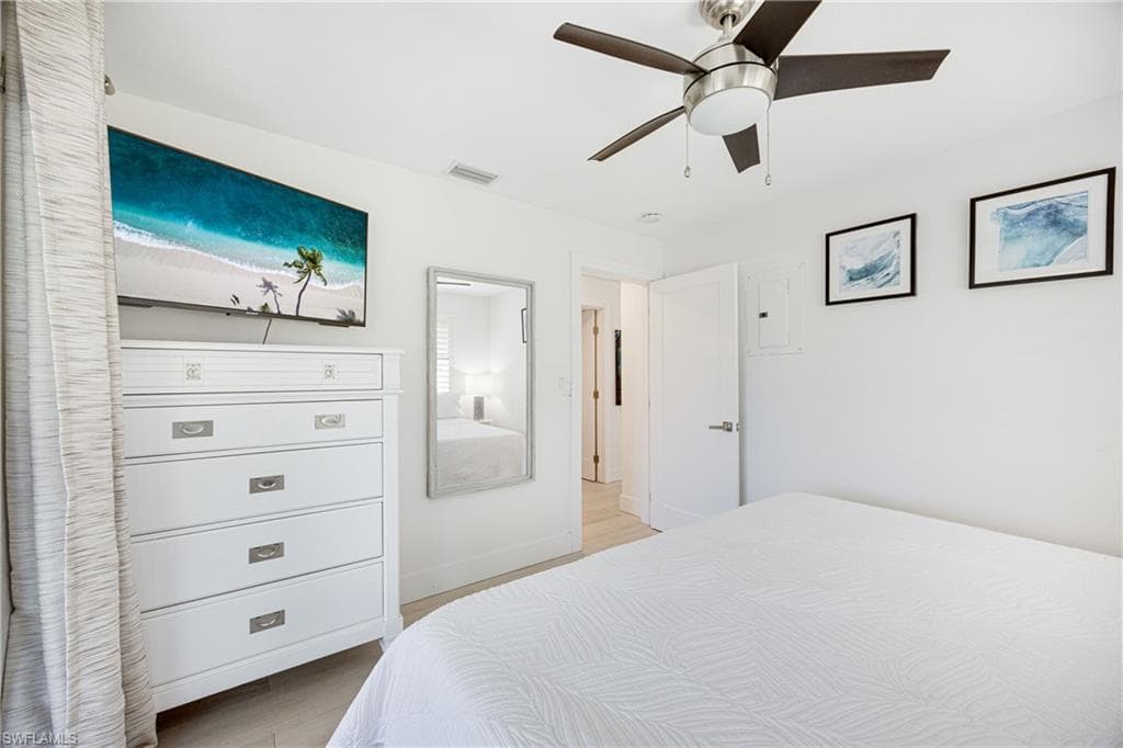 493 Willet AVE-26