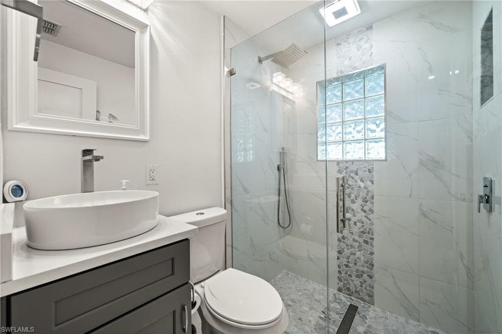 493 Willet AVE-29