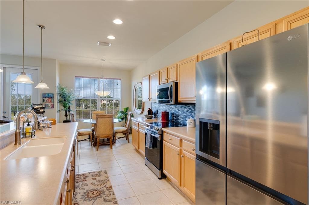 11751 Pasetto LN 303-1