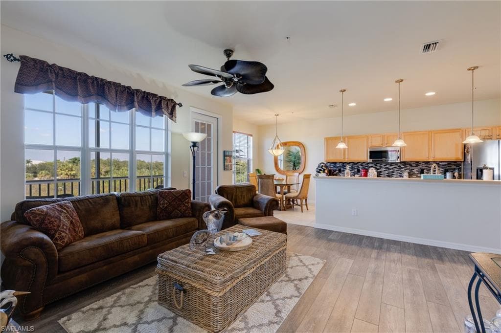 11751 Pasetto LN 303-8