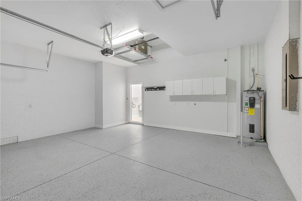 11099 Sea Tropic LN-32