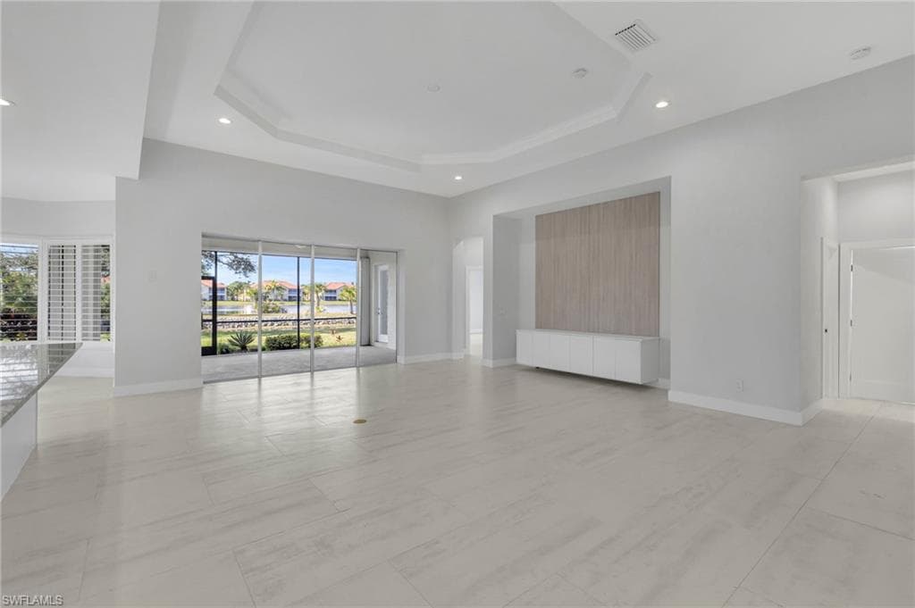 11099 Sea Tropic LN-8