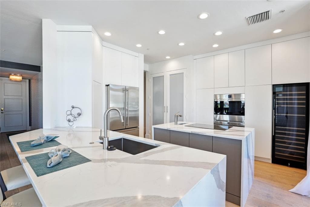 900 5th AVE S 303-5