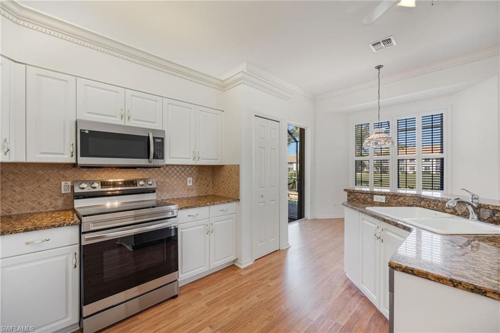 3733 Royal Wood BLVD-14