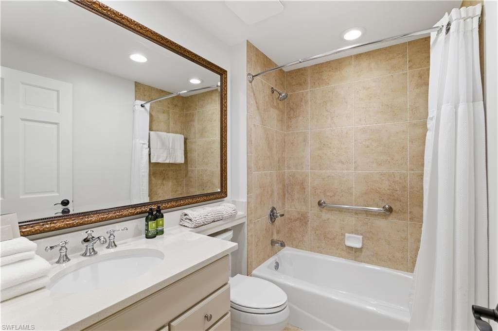 221 9th ST S 207-20