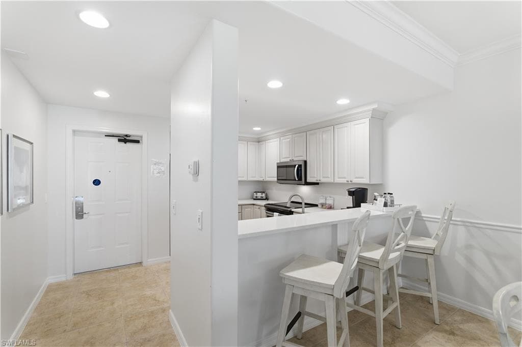 221 9th ST S 207-15