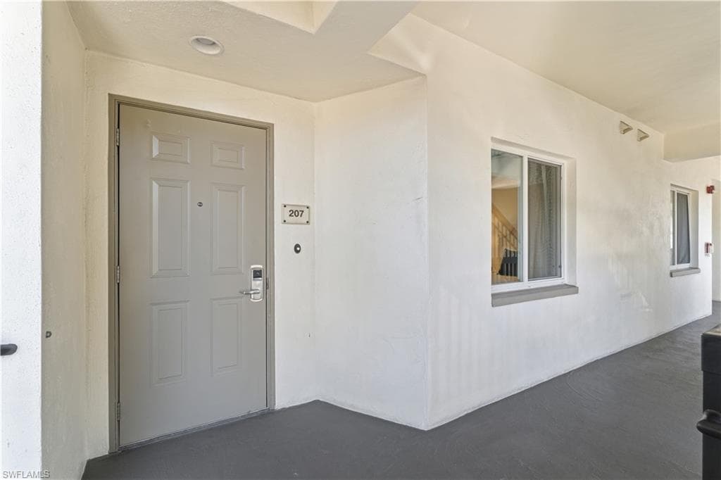 221 9th ST S 207-29
