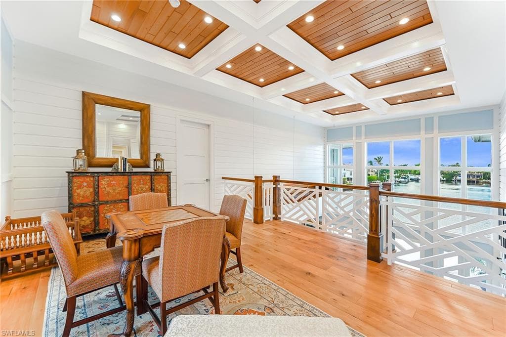 481 21st AVE S-32