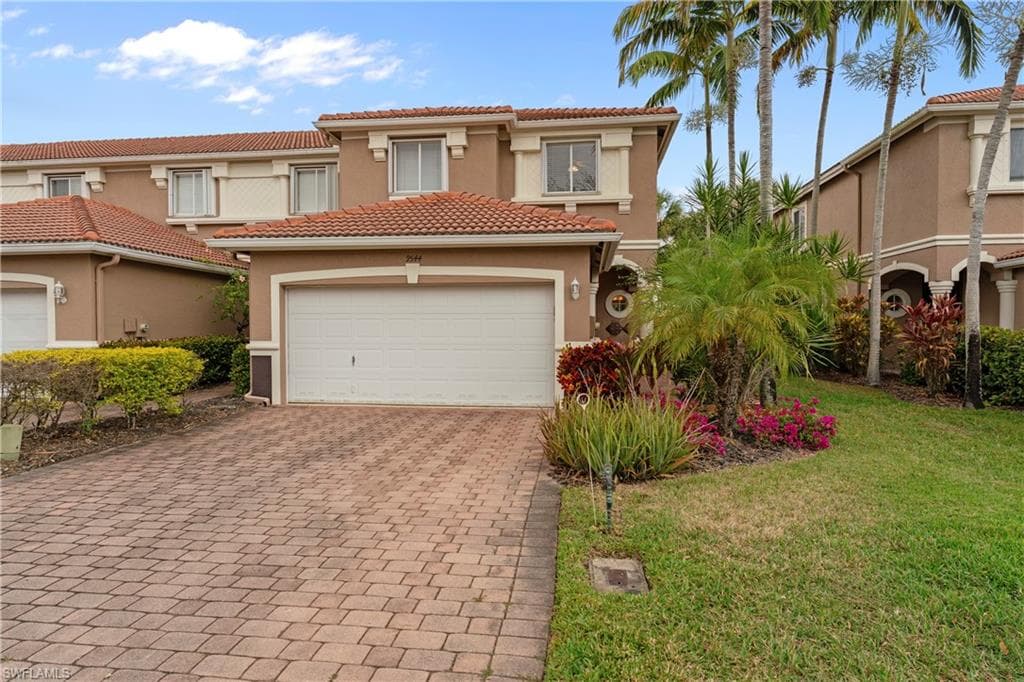 9544 Roundstone CIR-2