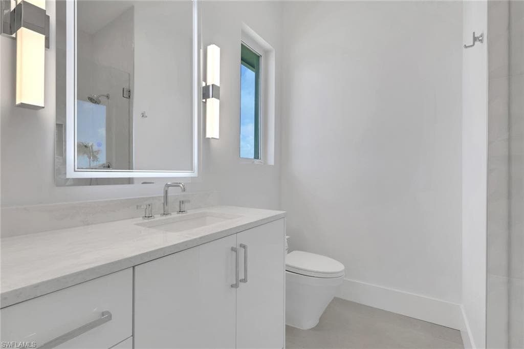 215 1st ST-22