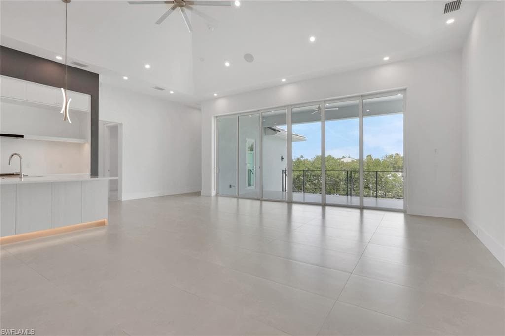 215 1st ST-7