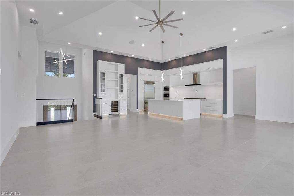 215 1st ST-5
